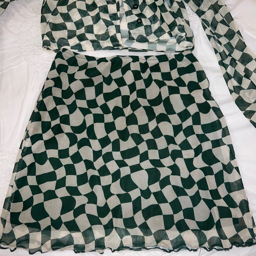 Patterned Two Piece Mesh Set - Picture 4 of 8